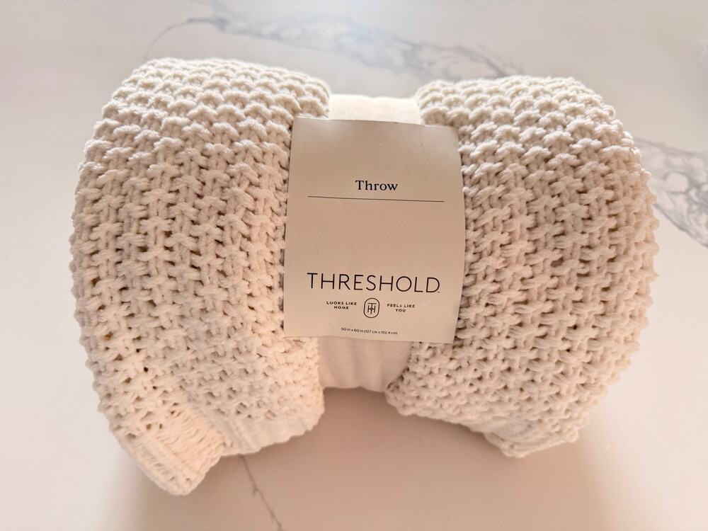 Threshold Chunky Knit Throw Blanket White 50x60 Soft Chenille NWT Target